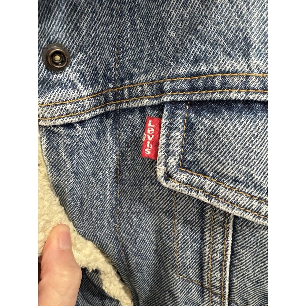 Levi's Denim Sherpa Trucker Jacket - Picture 4 of 7